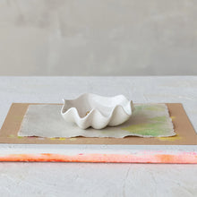 Load image into Gallery viewer, Clam Shell Shaped Dish
